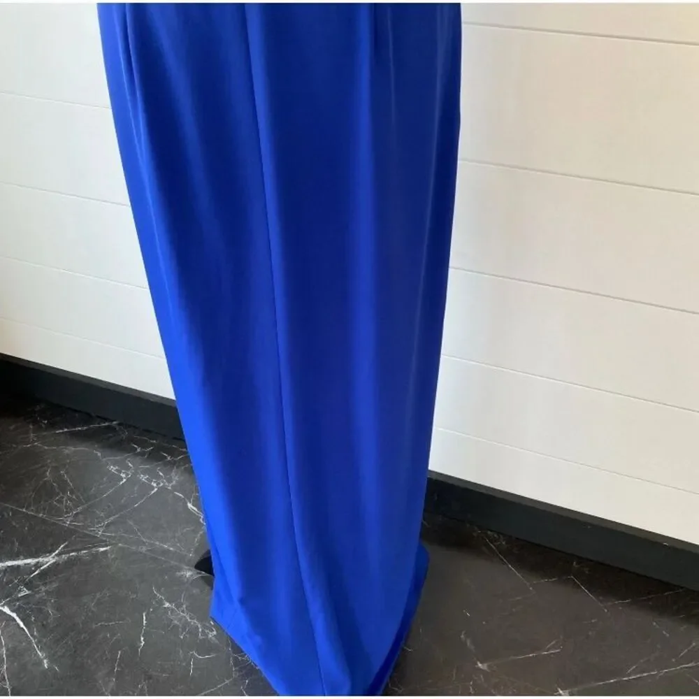 Halston Prussian Blue Joelle One-Shoulder Fluid Crepe Gown Size 2 NWT